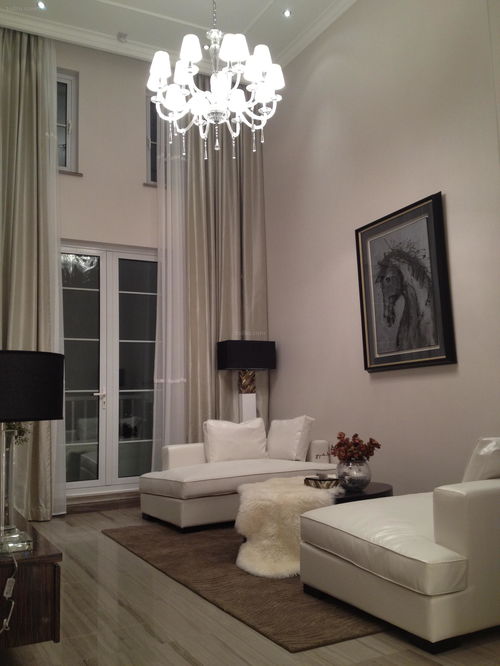 歐式風格挑高客廳燈具設計效果圖與室內外裝飾裝修工程解析